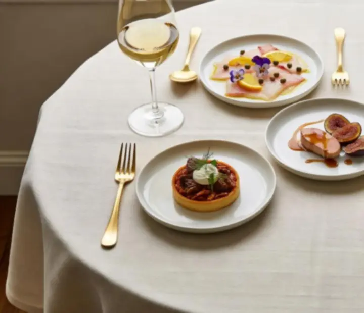 Elegáns szezonális kóstolómenü fine dining tálalásban